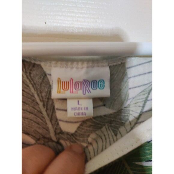 Lularoe Lot of 5 Top Shirt Size Large Short Sleeve Solid & Prints Pullover - Picture 3 of 14